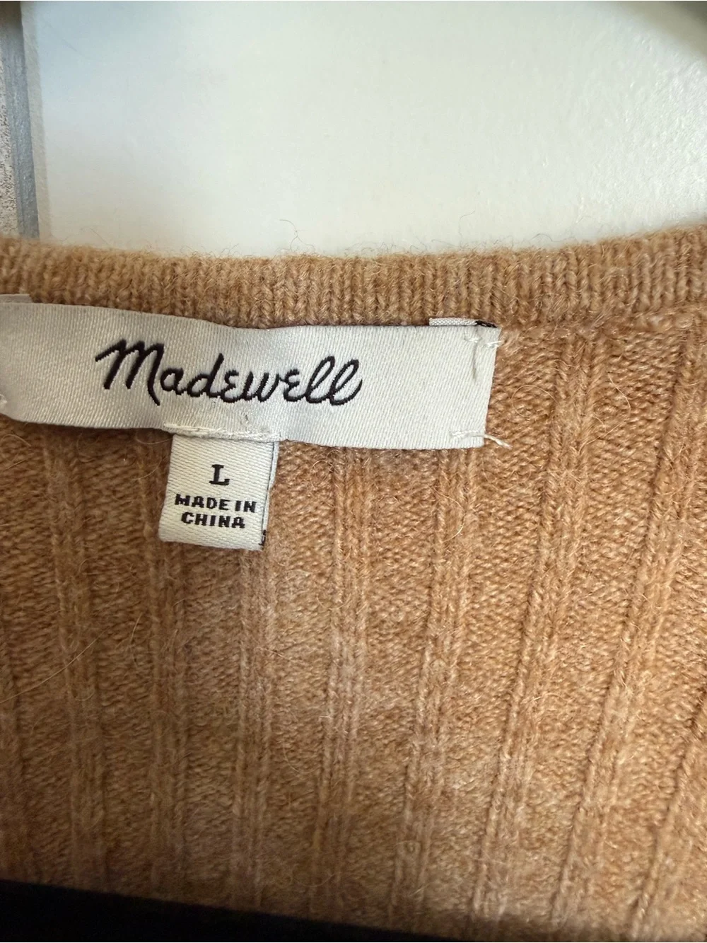 Madewell Ribbed V-Neck Button Cardigan in Camel size L. EUC. No flaws. - Picture 4 of 7